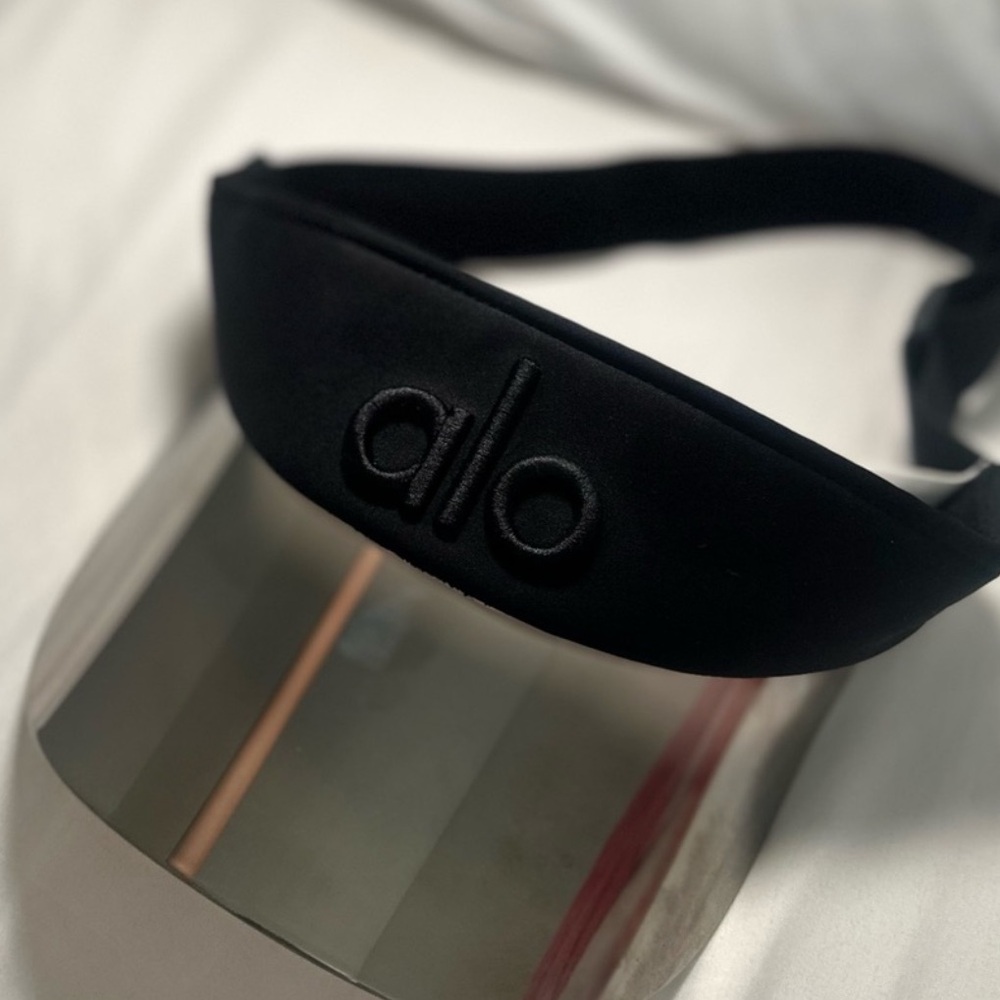 ALO Yoga Black Hair Band - Picture 2 of 4